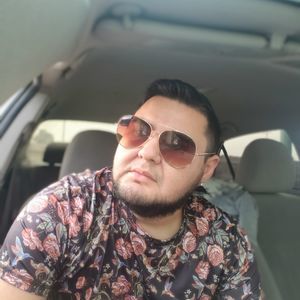 Meet your Posher, Efrain